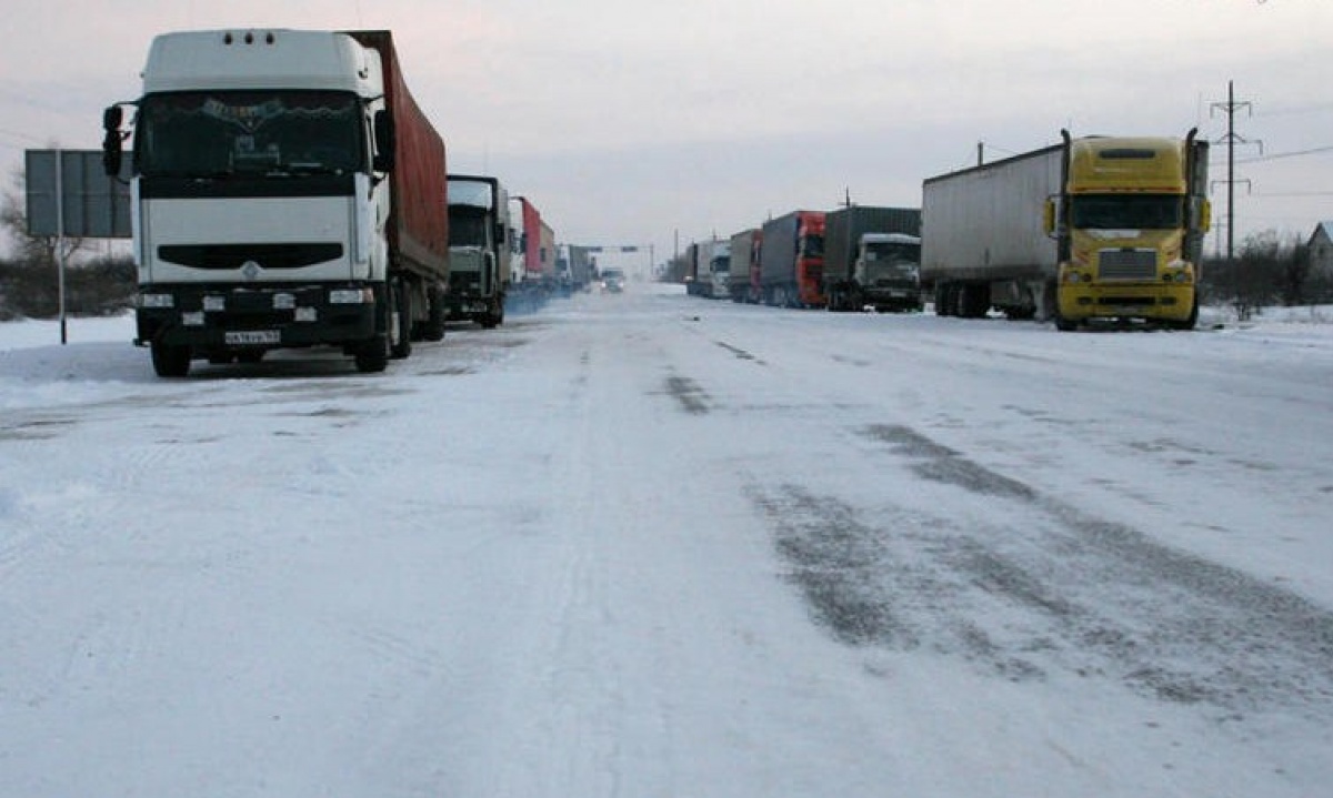 Новость В Херсонской области открыли 44 площадки отстоя автотранспорта